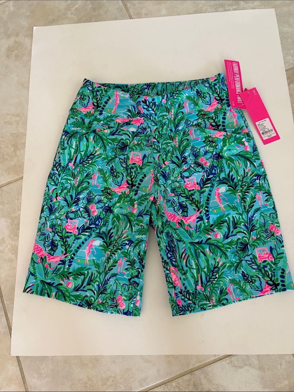 NWT Size 00 Lilly Pulitzer Tropical Green Print Bermuda Shorts